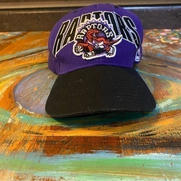 Classic Toronto Raptors NBA Mitchell & Ness SnapBack Hat - Picture 1 of 8